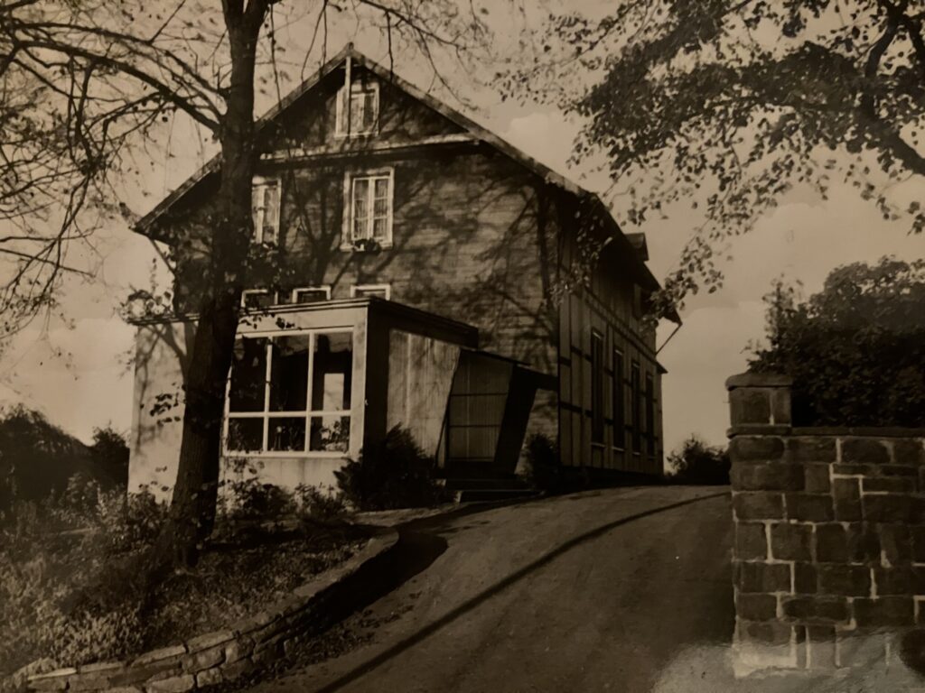 Das Vereinshaus der evangelischen Kirchengemeinde, Barmer Straße „Eigentümliche Rechtslage“